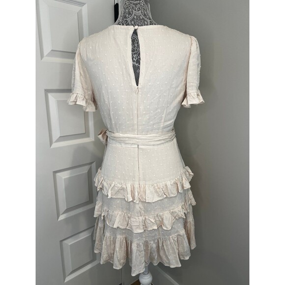 Gorgeous Lulu’s Ruffle Cream Dress sz Small - Picture 5 of 7